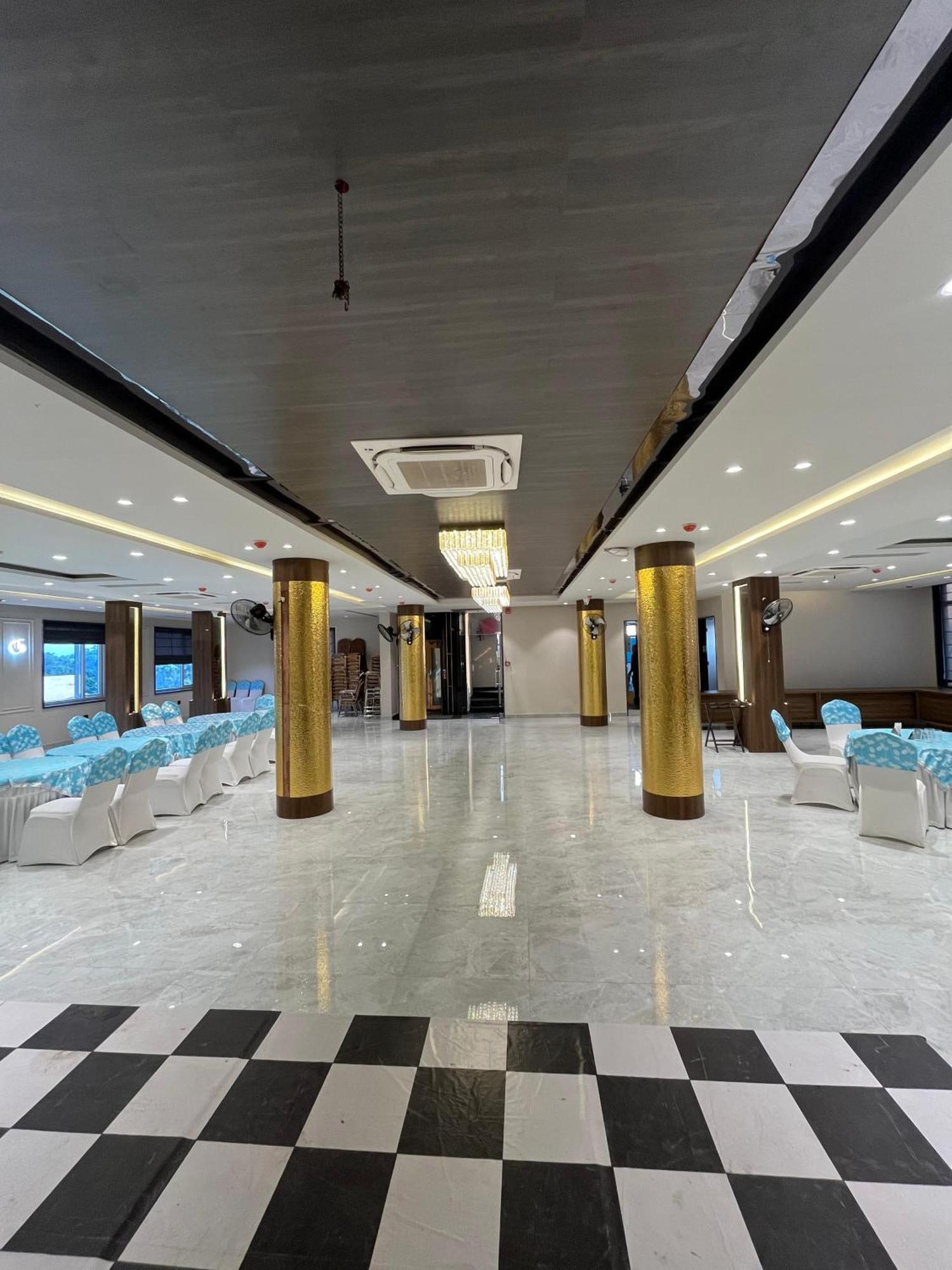 Hotel Golden Peacock Haridwār Exterior foto